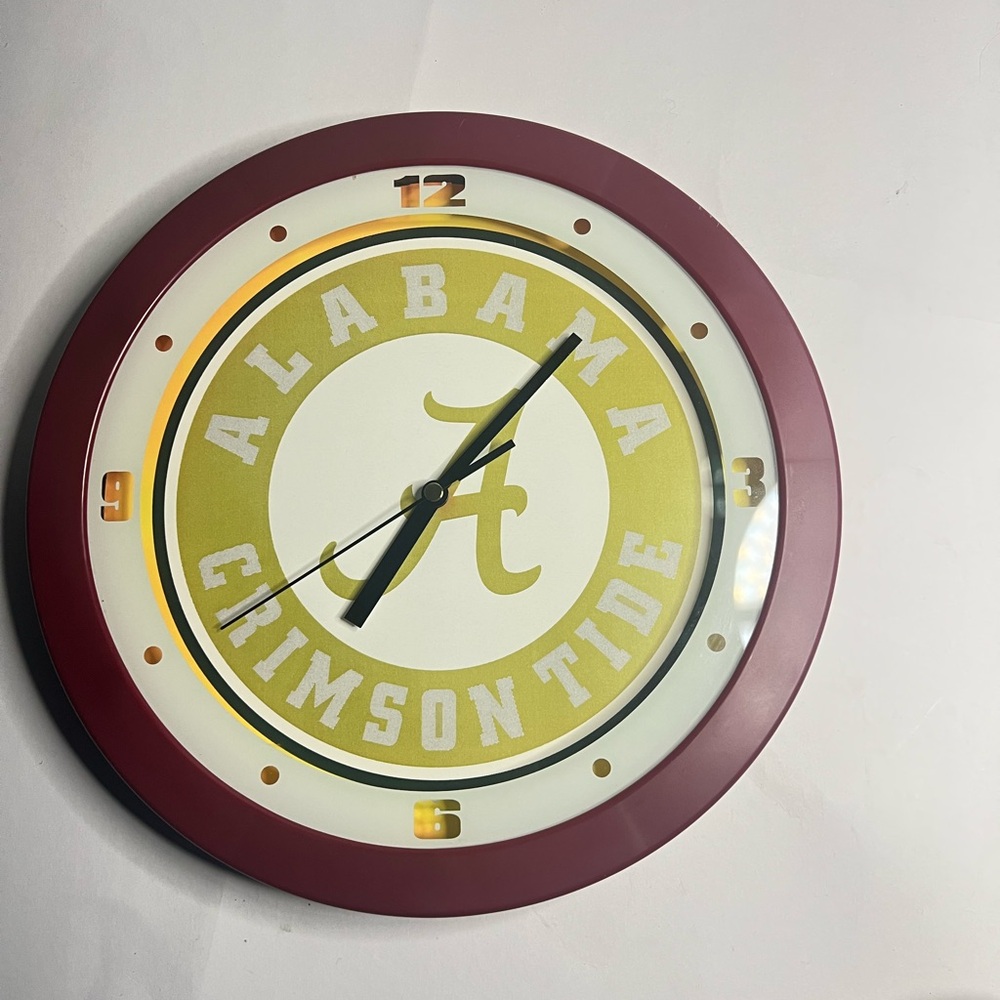 Alabama Crimson Tide 11.5''Suntime Premium Glass Face Traditional Logo WallClock